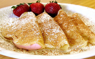 Strawberries pancakes plate food wooden - a wooden table top free wallpaper