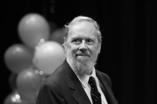 Man beard suit tie balloons - a beard and a suit free wallpaper