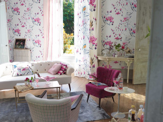 Livingroom couch window floralwallpaper blue - floral free wallpaper