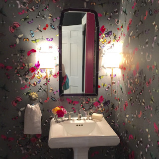 Bathroom sink mirror flower pattern - a towel free wallpaper