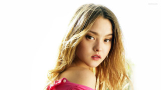 Woman long hair pink top 4 - a pink top free wallpaper
