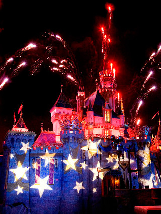 Castle fireworks flag clock tower - free new year wallpaper