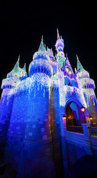 Castle lights night clock beautiful 2 - the side of it free wallpaper