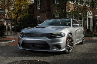Silver dodge charger brick building - a brick building free wallpaper