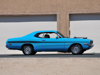 Blue car garage white wall - a white wall behind free wallpaper
