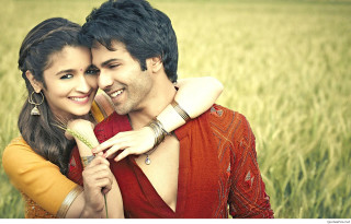 Man woman field grass smiling - free love wallpaper
