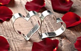 Hearts wooden table red flowers 6 - two heart free wallpaper