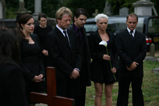 Group people cemetery cross woman - a rose free wallpaper