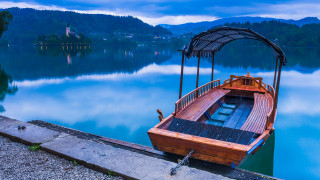 Boat docked lake mountains blue - an zhengwen free wallpaper
