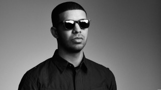 Bald man sunglasses black shirt 2 - sunglass free wallpaper