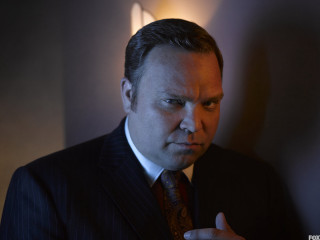 Man suit tie serious expression 13 - a man in a suit and tie free wallpaper
