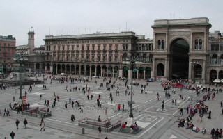 City square clock tower gathering - arte povera free wallpaper