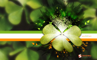 Green leafed clover white stripe - center free wallpaper