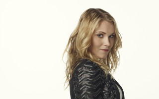 Blonde woman black jacket posing - fine art free wallpaper