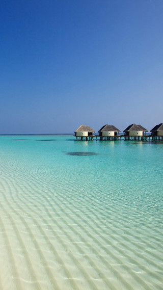 Beach huts blue sky white - beautiful scenery free wallpaper