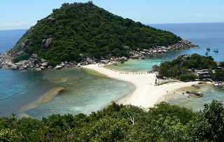 Small island sandy beach ocean - a small island free wallpaper