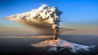 Tall cloud smoke volcano mountain - peak free wallpaper