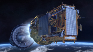 Space station earth background satellite - a space station in the middle of the earth free wallpaper