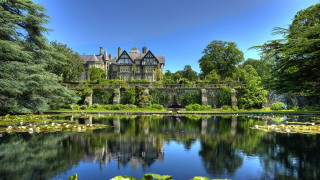Large house pond bridge beatrix - a bridge over free wallpaper