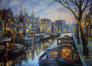 Canal boats city nighttime buildings - a few building free wallpaper