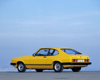 Yellow car concrete surface sky - a concrete surface free wallpaper