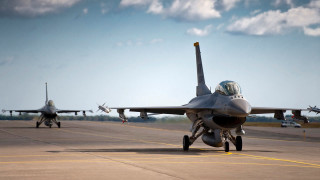 Fighter jet airport tarmac jetliners - the tarmac free wallpaper