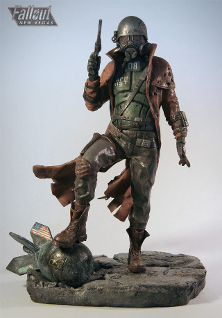 Military statue man gun pointing - a bronze sculpture free wallpaper