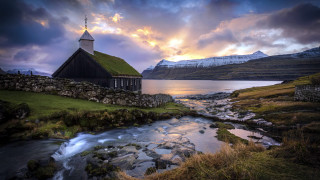 Small house green roof river 2 - a river and mountains free wallpaper