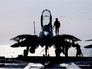 Fighter jet aircraft carrier man - the wing free wallpaper