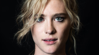 Blonde blueeyes serious portrait photorealistic - her face and shoulder free wallpaper