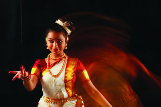 Dancing woman costume red light - her free wallpaper