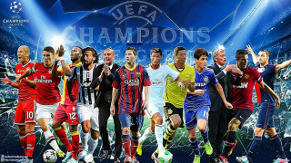 Soccer players running field trophy 2 - a group of soccer players free wallpaper