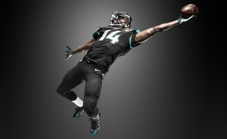 Football player air ball helmet 4 - a football player free wallpaper