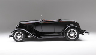 Old model car bird dieselpunk - a small bird free wallpaper