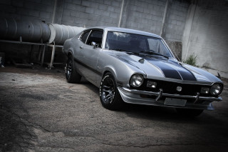 Silver car cement wall water - a dark street free wallpaper