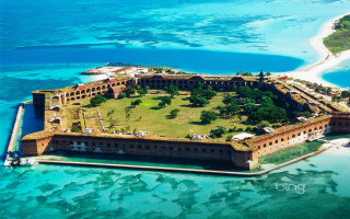 Island fort ocean boat white - a boat free wallpaper