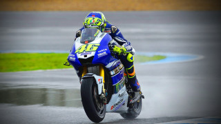 Motorcycle rider wet track helmet - wet free wallpaper