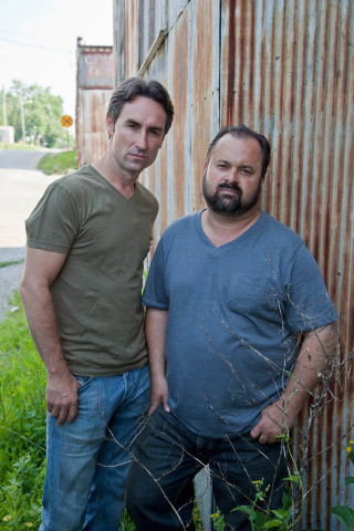Two men rusty building fence - two man free wallpaper