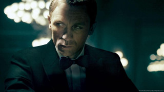 Man tuxedo serious look hands - a man in a tuxedo free wallpaper