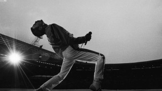 Man playing baseball stadium sky - alfred freddy krupa free wallpaper