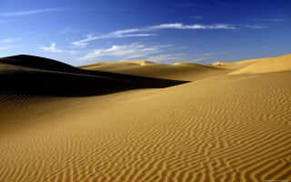 Desert sand dunes blue sky - amir zand free wallpaper