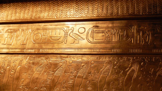Gold wall egyptian writing gold - a gold background free wallpaper