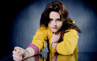 Woman yellow sweater leaning table - a yellow sweater free wallpaper