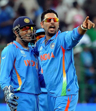 Indian cricket players thumbs up - else alfelt free wallpaper