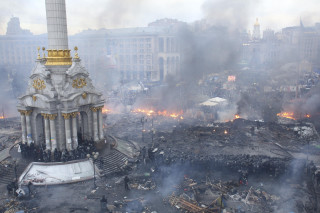Large building smoke debris city - apocalyptic free wallpaper