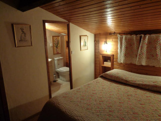 Bedroom bathroom wooden ceiling light - under free wallpaper for desktop