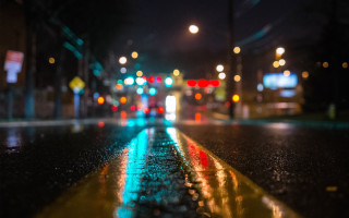 Wet street traffic lights night 7 - traffic free wallpaper