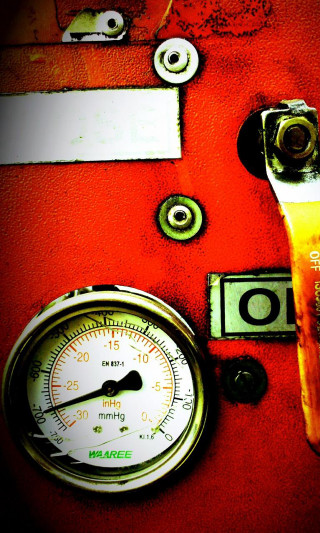 Gauge thermometer red surface white - constructivism free wallpaper