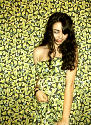 Woman dress wall flower pattern - daphne allen free wallpaper