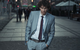 City night man suit blurry - christian hilfgott brand free wallpaper